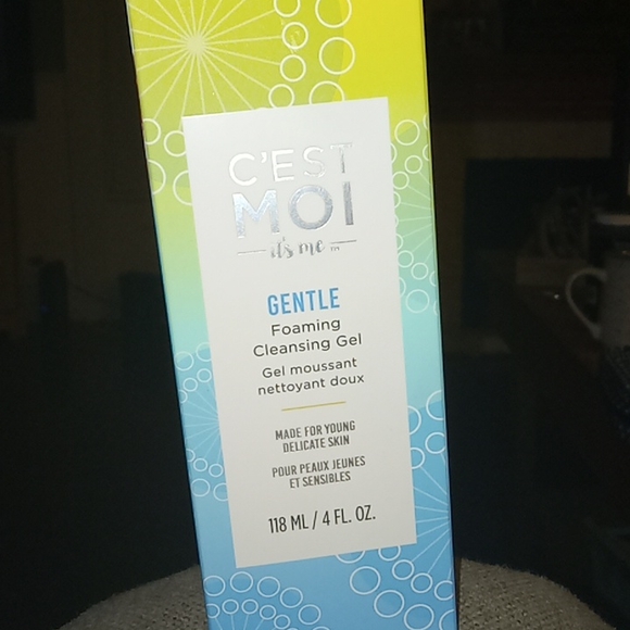 Gentle foaming cleansing gel - Picture 2 of 6